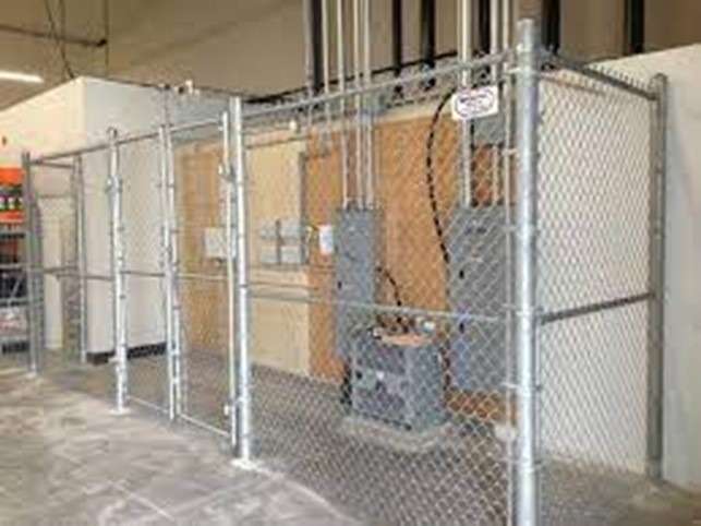 chain link storgae inside-5