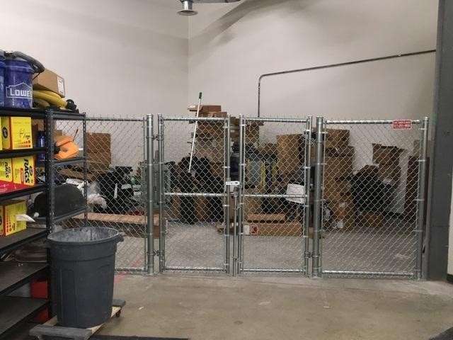 chain link storgae inside-6