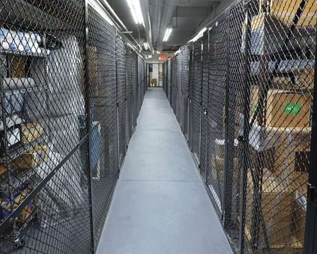 chain link storgae inside-7