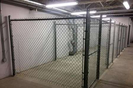 chain link storgae inside-9
